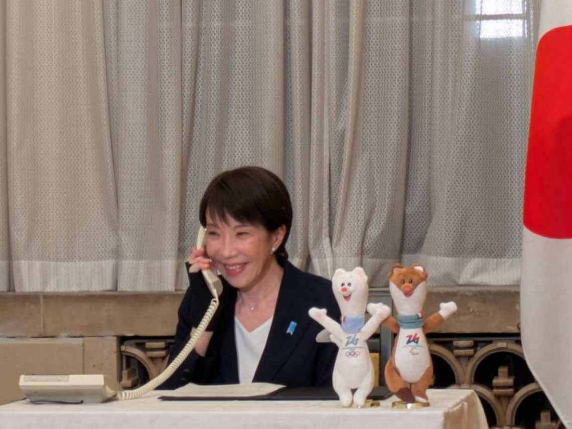 媒體緊盯不敢就醫...高市早苗曝右手疼痛「舊疾惡化、手指嚴重彎曲」：讓大家擔心了！網友打氣關心